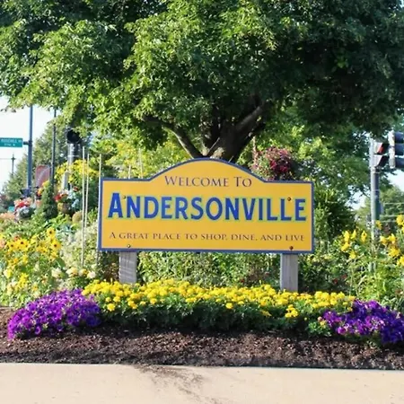 Modern Vintage 2Br Walkable To Dining & Lakefront Apartment